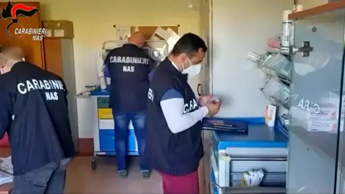 Cagliari, ambulatorio di fisioterapia abusivo scoperto in un centro estetico