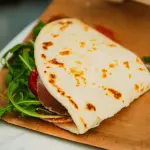 La piadina romagnola: storia, varianti regionali e dove mangiare la migliore tra Rimini e Ravenna