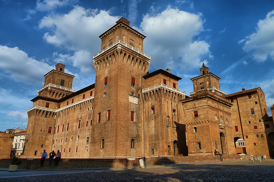 Il Castello Estense di Ferrara: storia dei d’Este, orari e perché è uno dei castelli più belli d’Italia