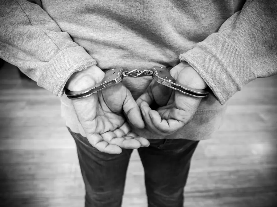 Bondeno, droga e pistola clandestina: arrestato 57enne