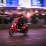 Bologna, fermato su uno scooter rubato: due uomini denunciati