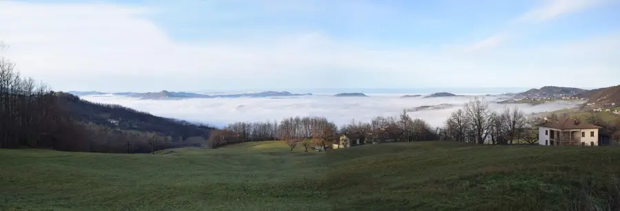 Guccini in mostra a Reggio Emilia: un viaggio tra tempo, memoria e canzone d’autore